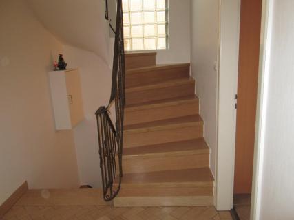 Fabrication et pose d'habillage d'un escalier en contre-plaqué chêne et chêne massif marches et contre-marches Phalsbourg 03
