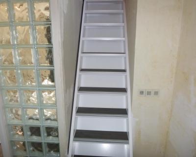 Habillage d'escalier stratifié avec nez de marche en aluminium img 03